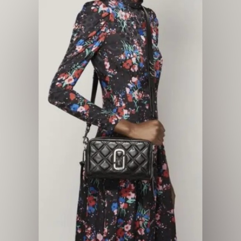 Marc Jacob’s soft shot 21 quilted crossbody bag!!! - Picture 2 of 7